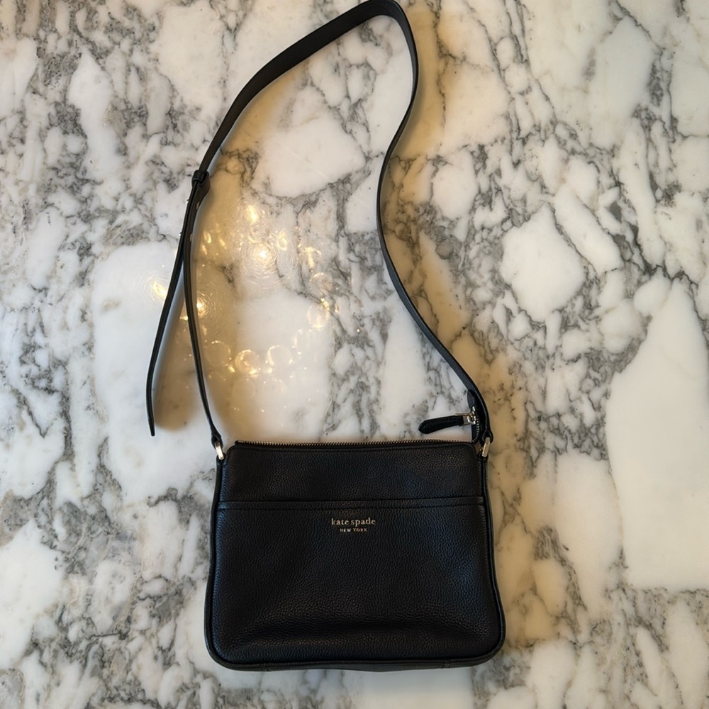 EUC Kate Spade Medium Crossbody Purse Black Pebbled Leather Gold Hardware